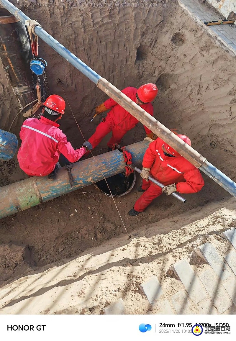 10封堵完成,严密检测合格,开始抽油 10封堵完成,严密检测合格,开始抽油